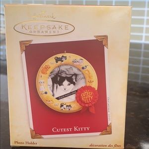 HALLMARK 2005 CUTEST KITTY FRAME ORNAMENT